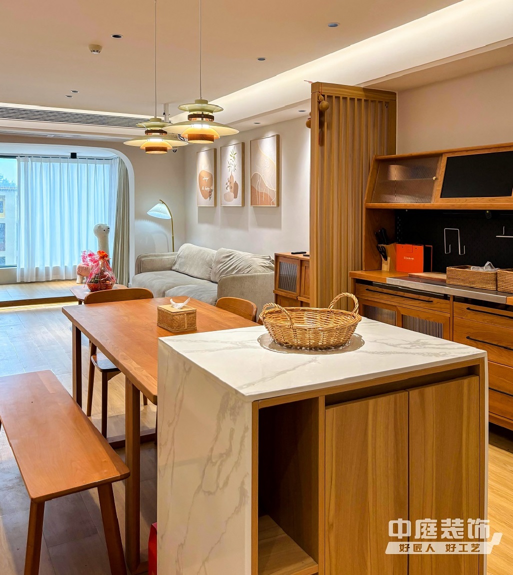 南寧新房裝修|現代原木風-客餐廳 南寧新房裝修|現代原木風-客餐廳