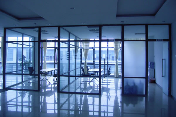 合肥辦公室裝修隔斷-合肥卓創裝飾公司