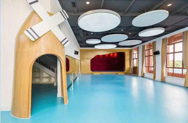 一般的幼兒園裝修設(shè)計費用是怎么收取的？